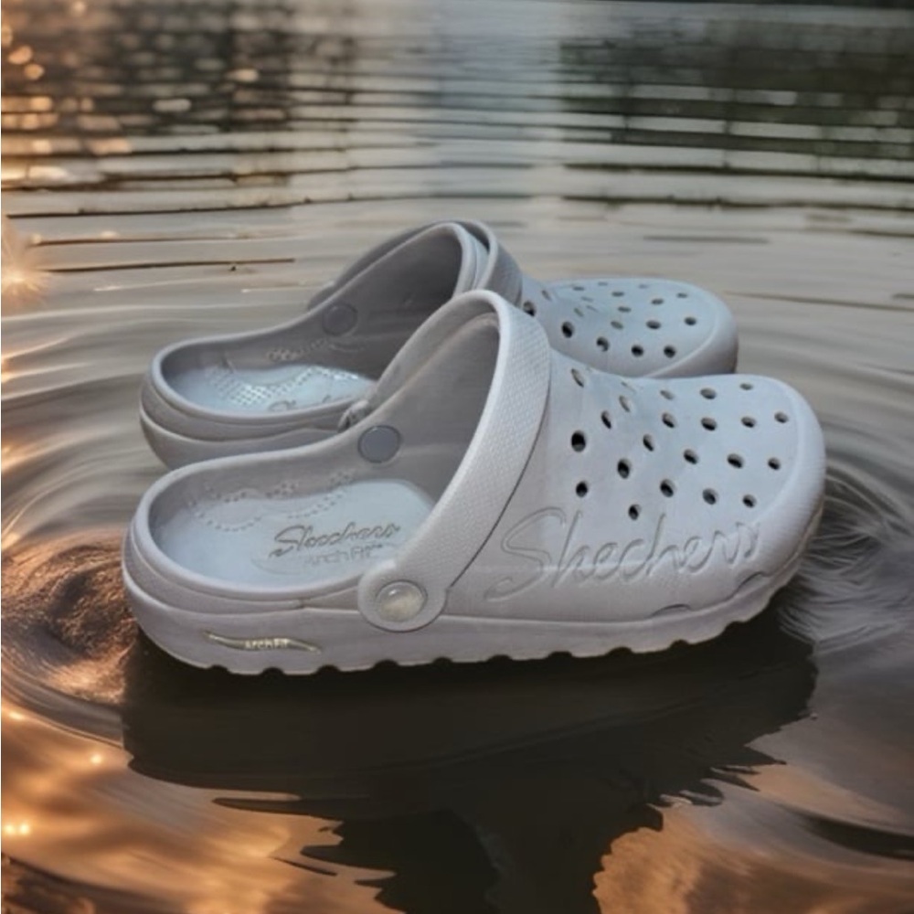Skechers Women's Foamies Arch Fit Footsteps - Pure Joy slip-on clogs, Women’s 8